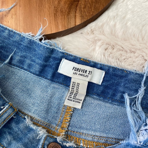Forever 21 jean shorts - Picture 4 of 4